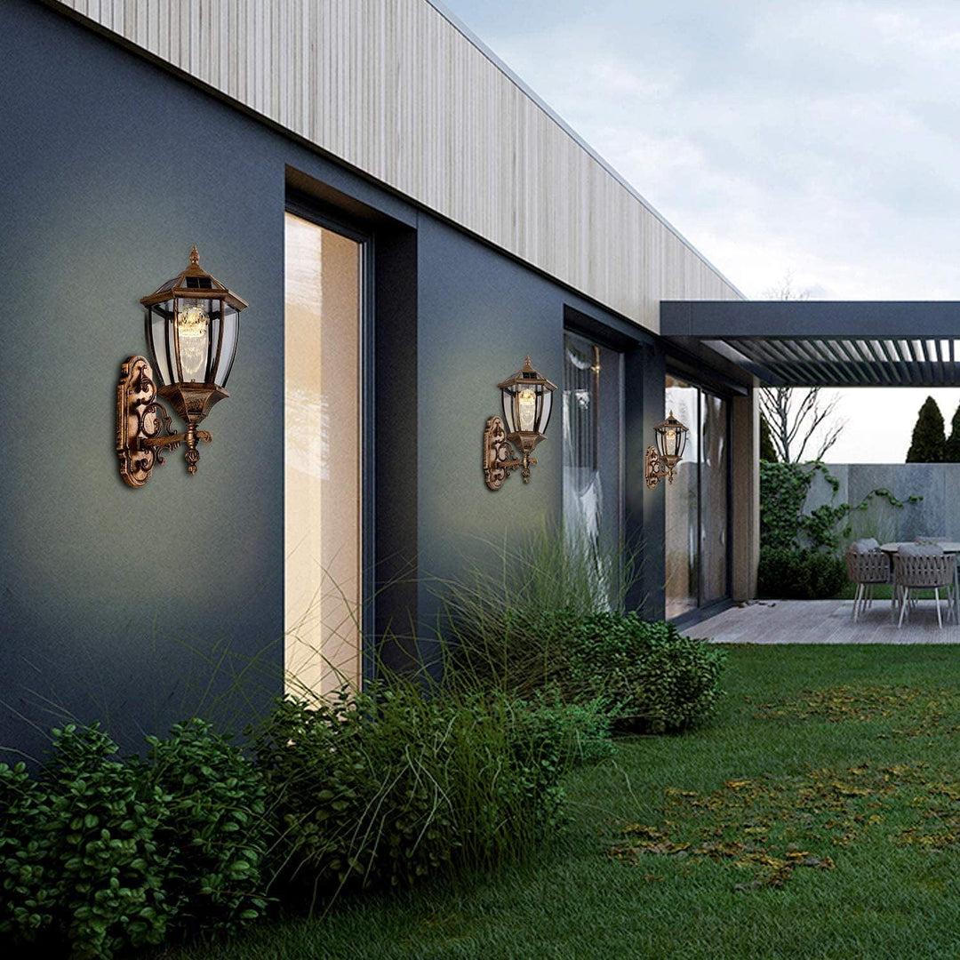 Solar outdoor wall light